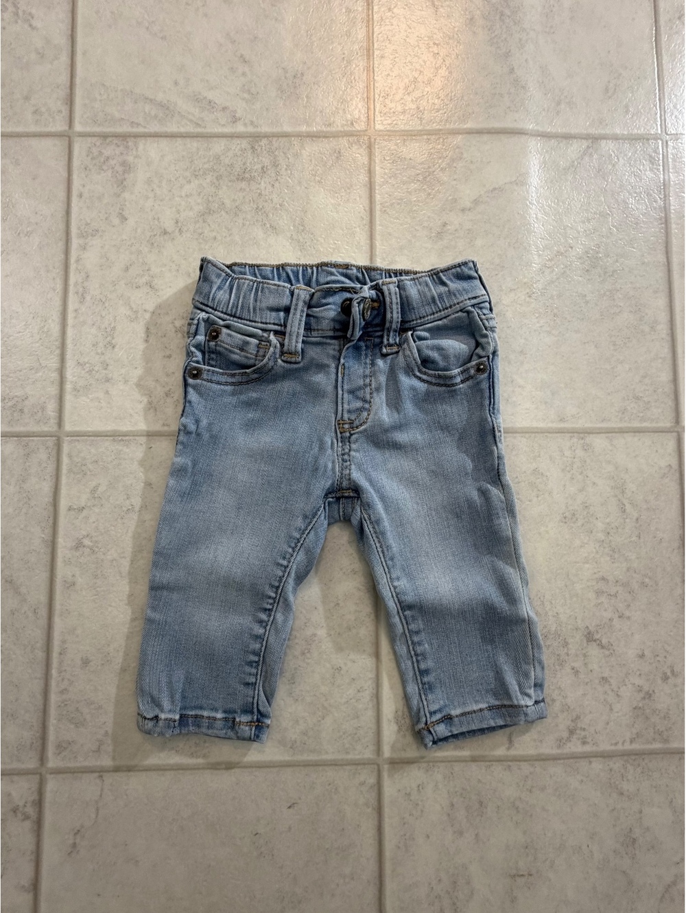 GAP baby light wash skinny jeans 3 to 6 months